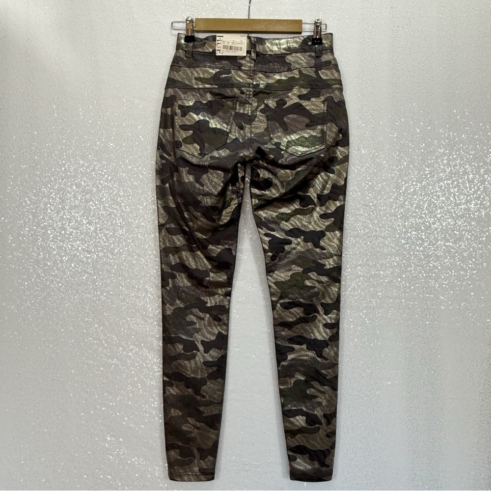 HUE Camo Metallic Skinny Pants Women’s Size Small – Stretchy, Stylish, & Sleek - Picture 7 of 16